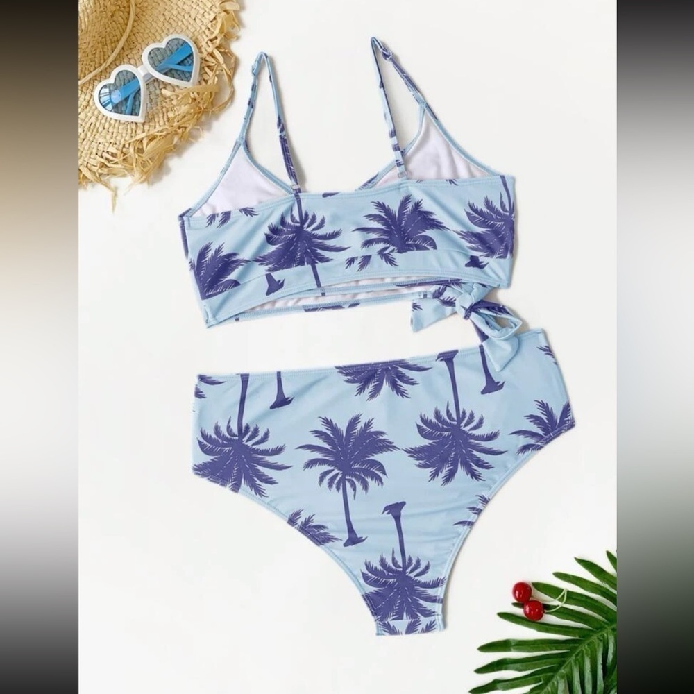 Shein Maternity Palm Tree Print
Knot Side Bikini Swimsuit
Size:M - Picture 2 of 8